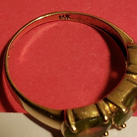 Vintage 14 K Gold 3 Stone Peridot women's ring - Picture 4 of 4